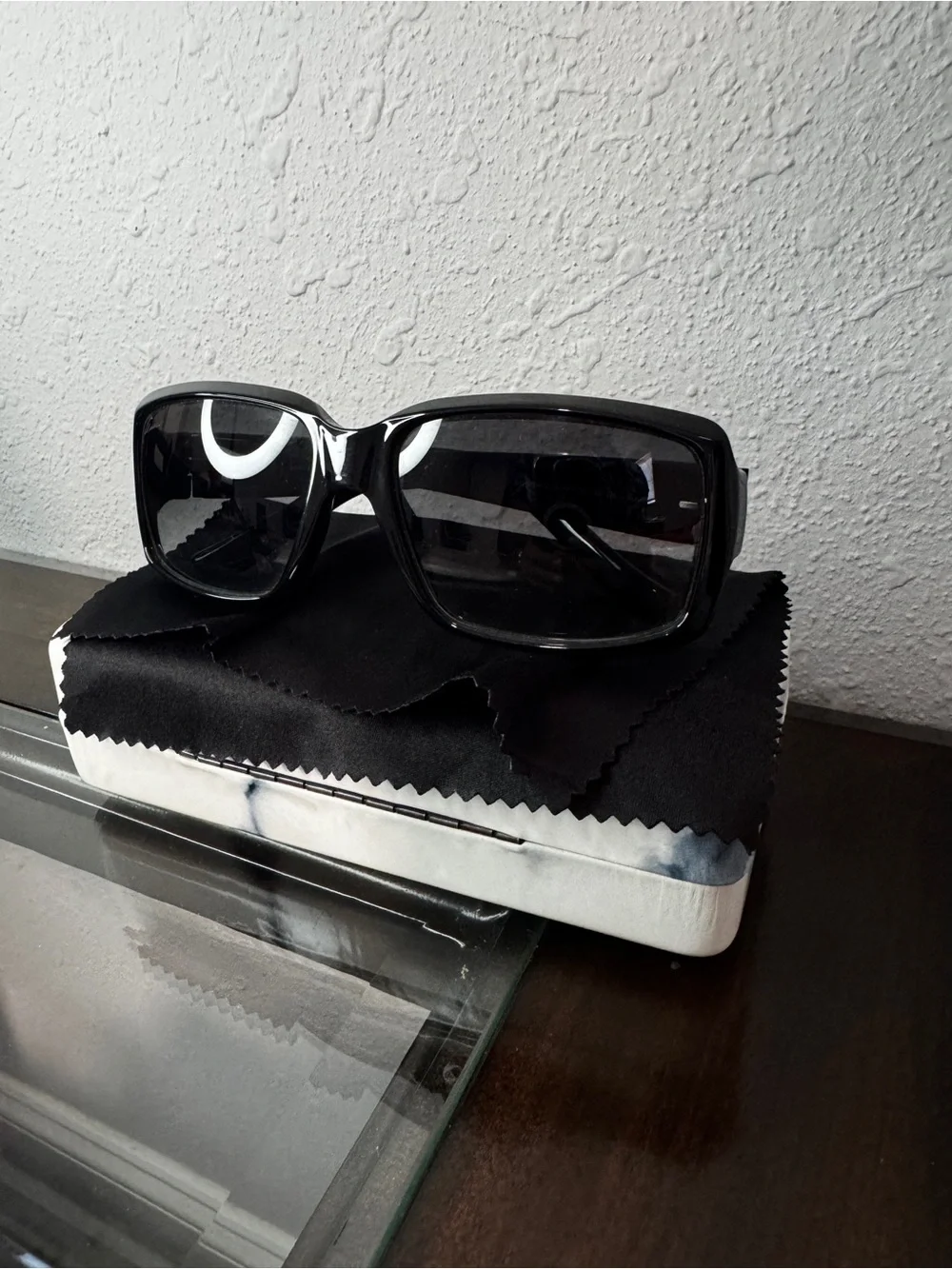 Gucci Black Oversized Rectangular Women’s Sunglasses